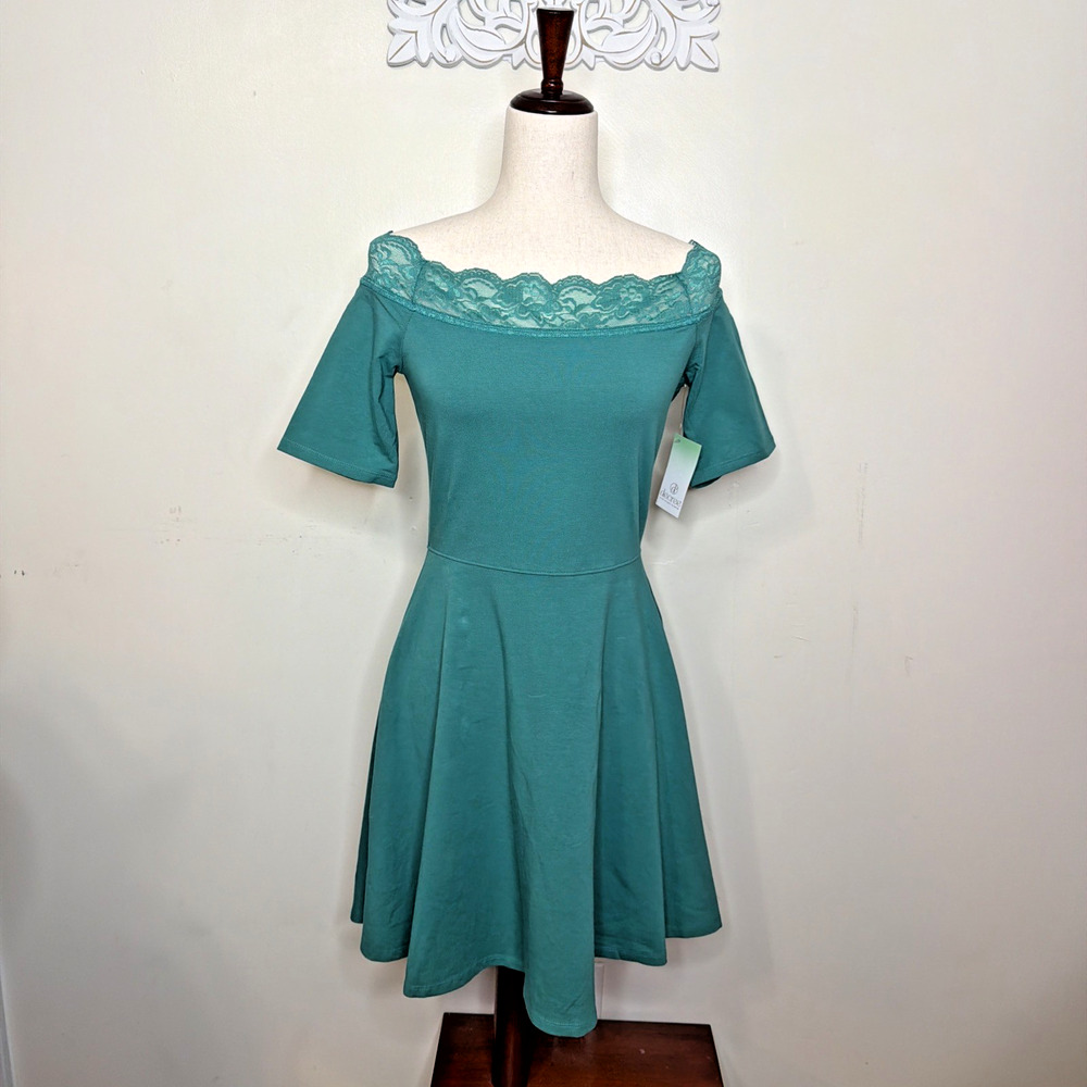 DECREE size M DRESS Lace Off Shoulder Neck Short Sleeves "Bayou" GREEN NWT $42